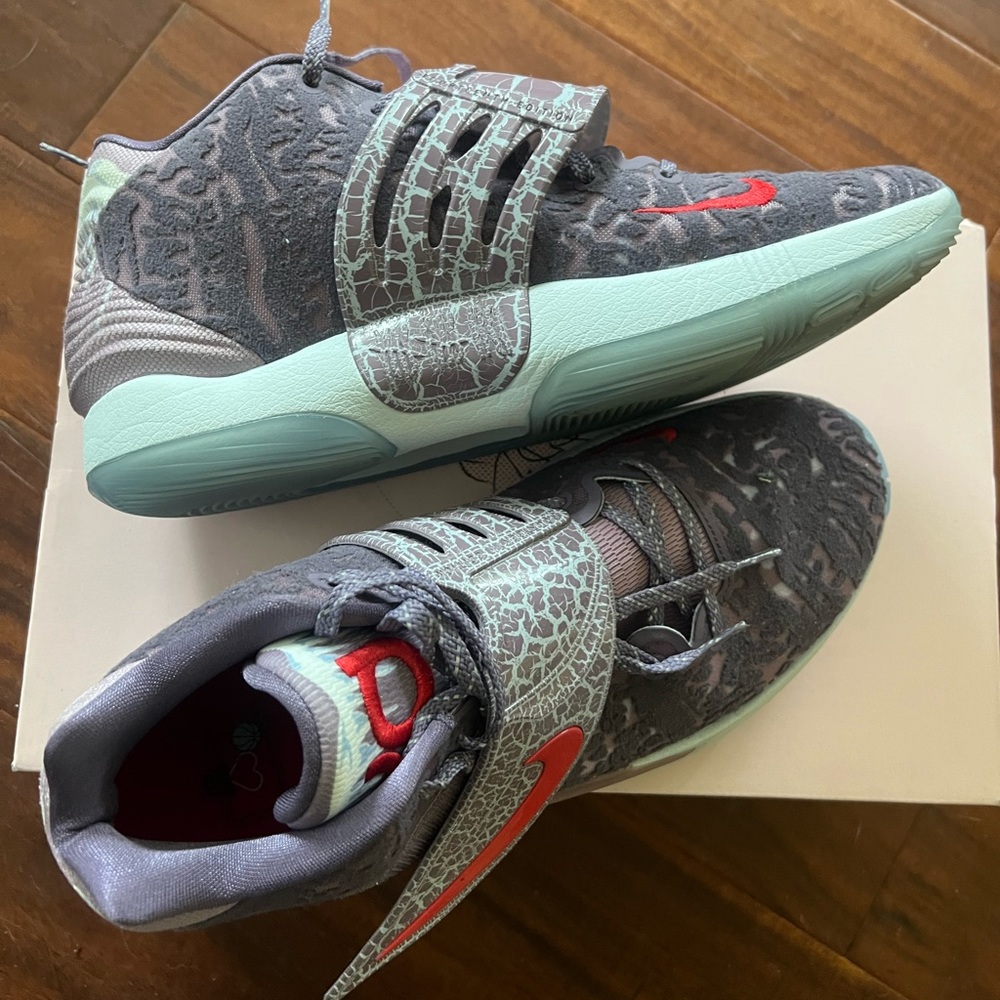 Men's Nike KD 14 Valentine's Day - Picture 4 of 6